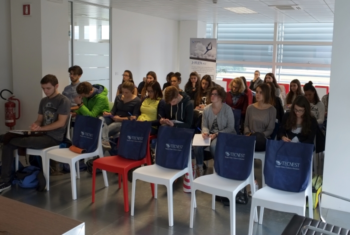 Studenti dello Zanon indirizzo Relazioni Internazionali e Marketing in visita in Tecnest